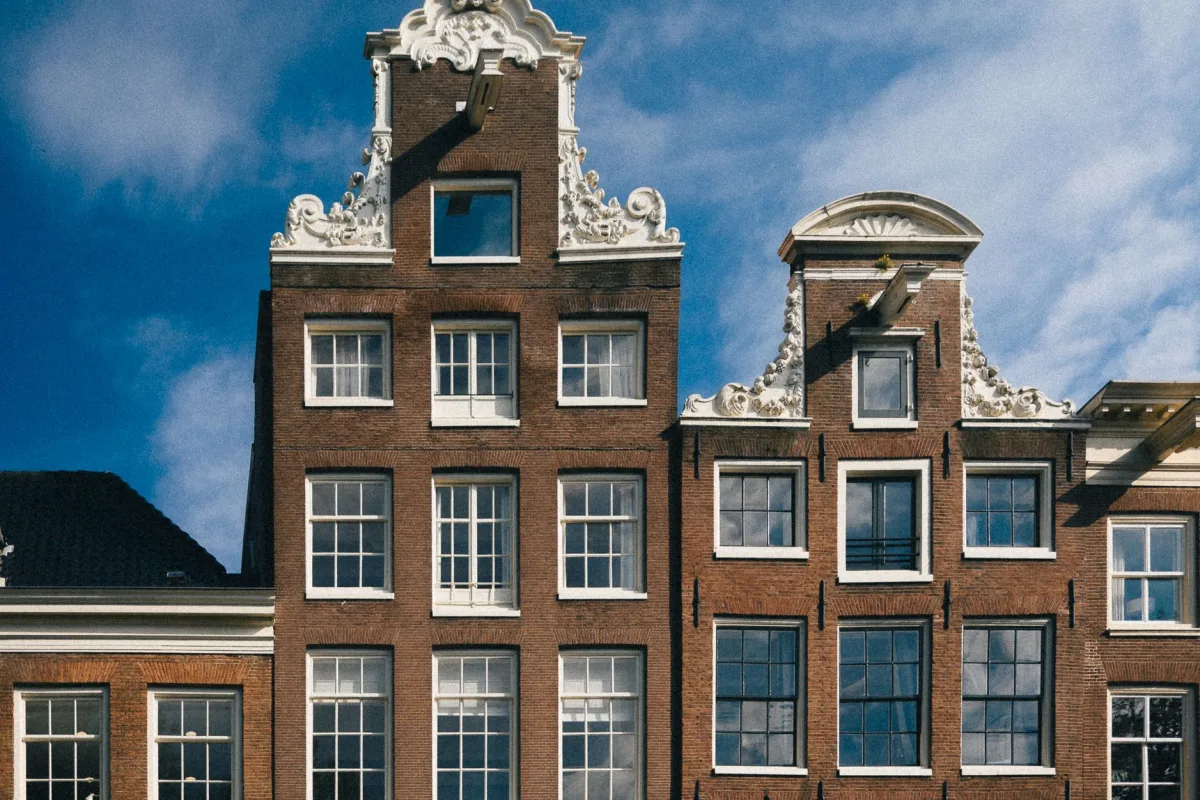 Monument isoleren per bouwdeel: dak, vloer, gevel en glas